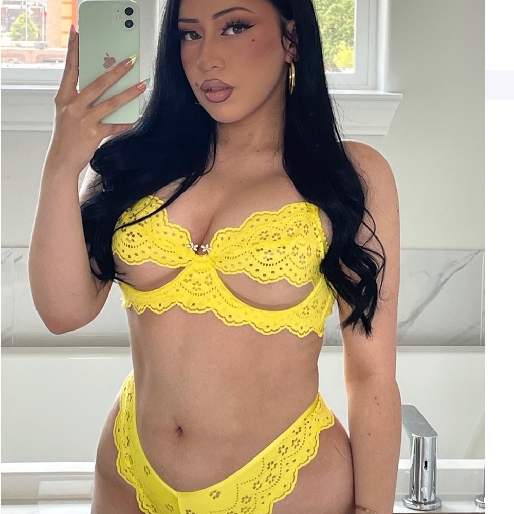 Savage Fenty Bombshell Broderie Unlined Lace Balconette Bra set